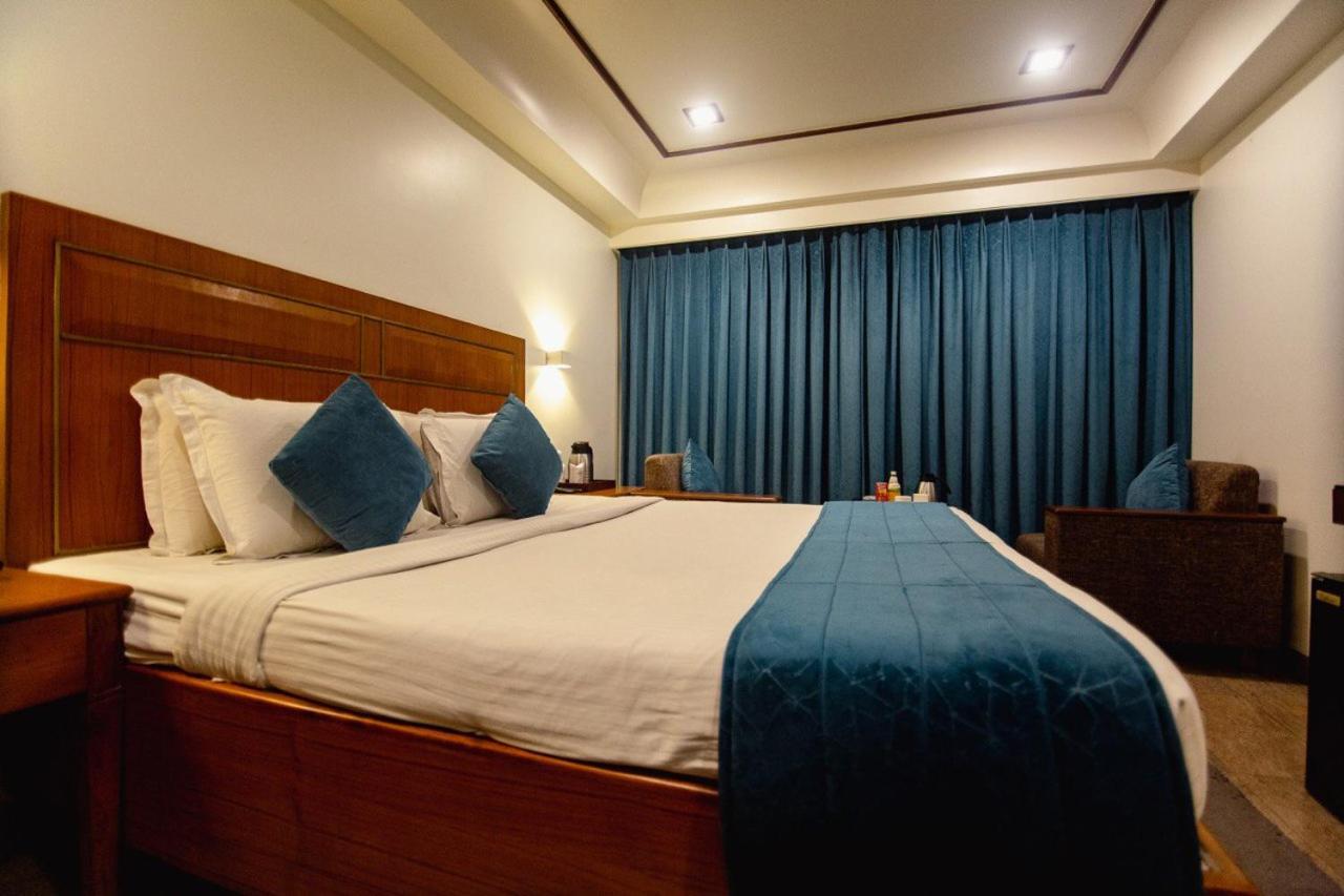 Hotel Punjab Palace Rāipur Dış mekan fotoğraf